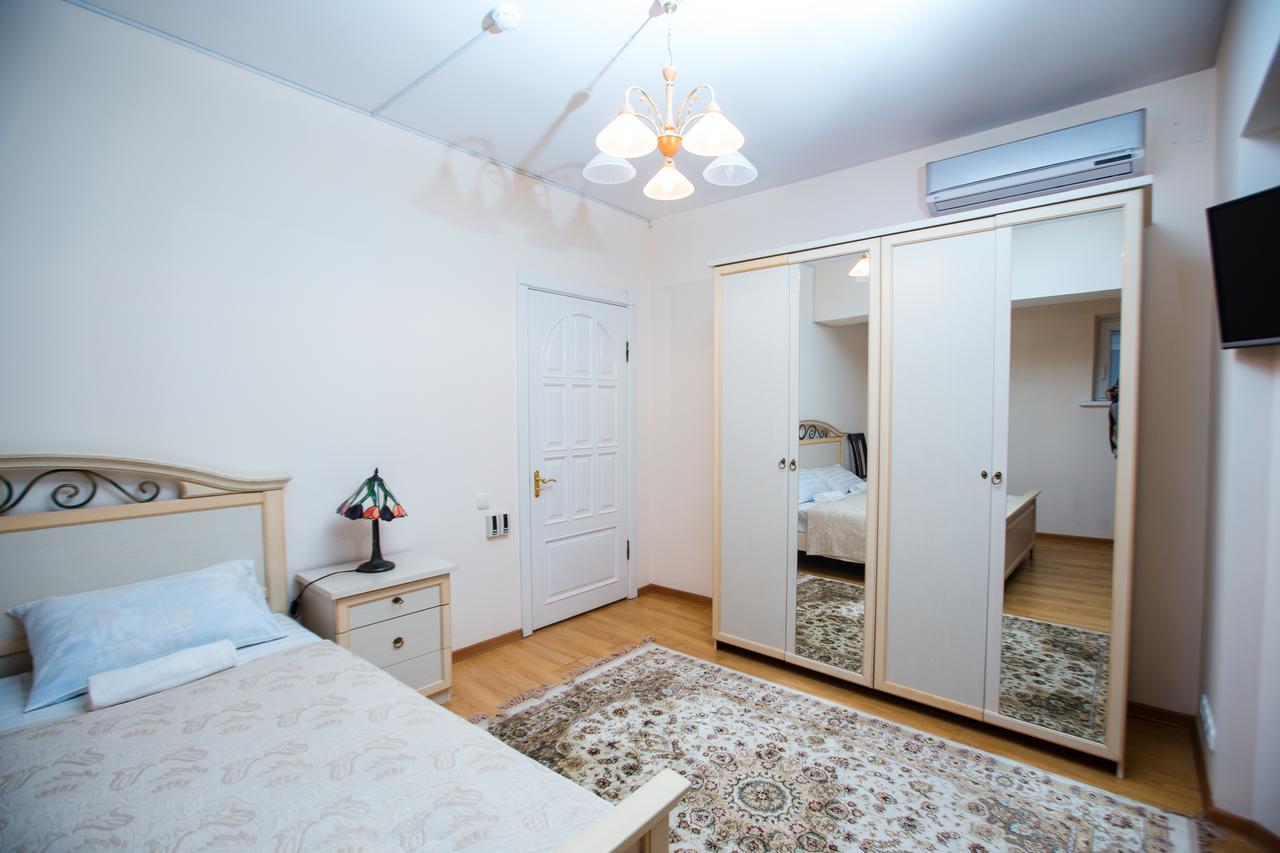 Interhouse Almaty Hostel ภายนอก รูปภาพ