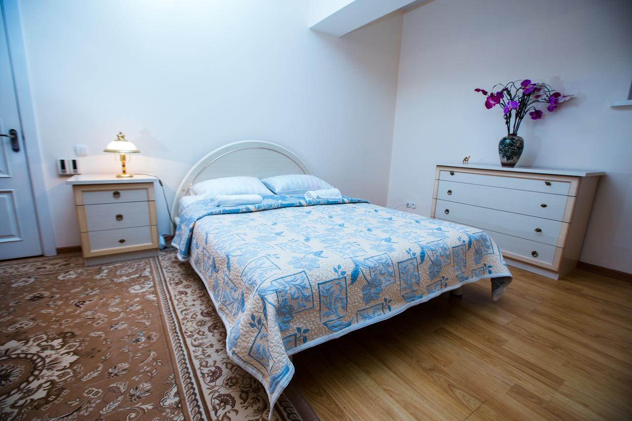 Interhouse Almaty Hostel ภายนอก รูปภาพ