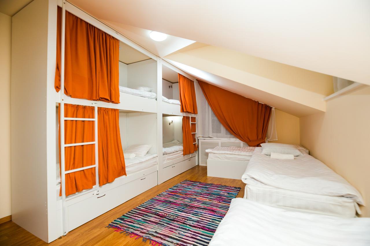 Interhouse Almaty Hostel ภายนอก รูปภาพ