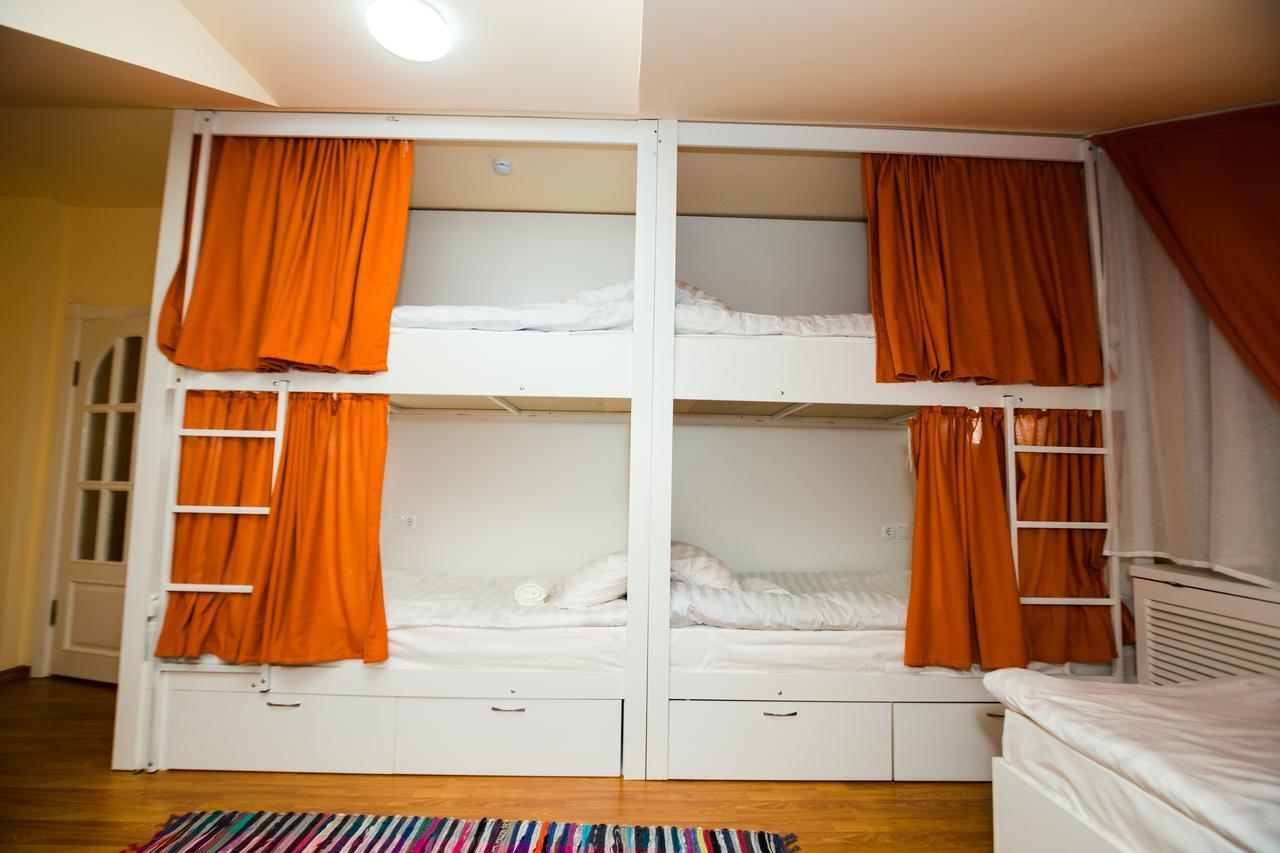 Interhouse Almaty Hostel ภายนอก รูปภาพ