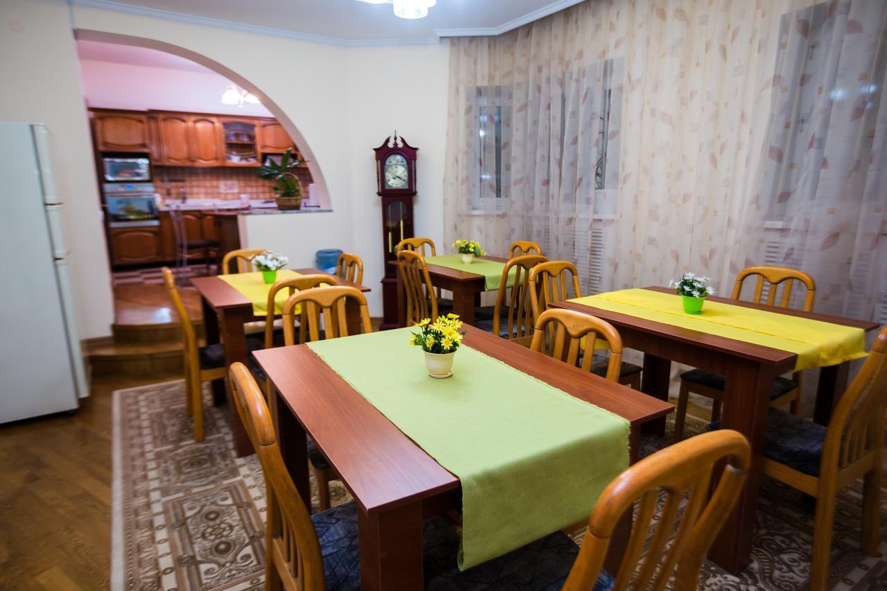 Interhouse Almaty Hostel ภายนอก รูปภาพ