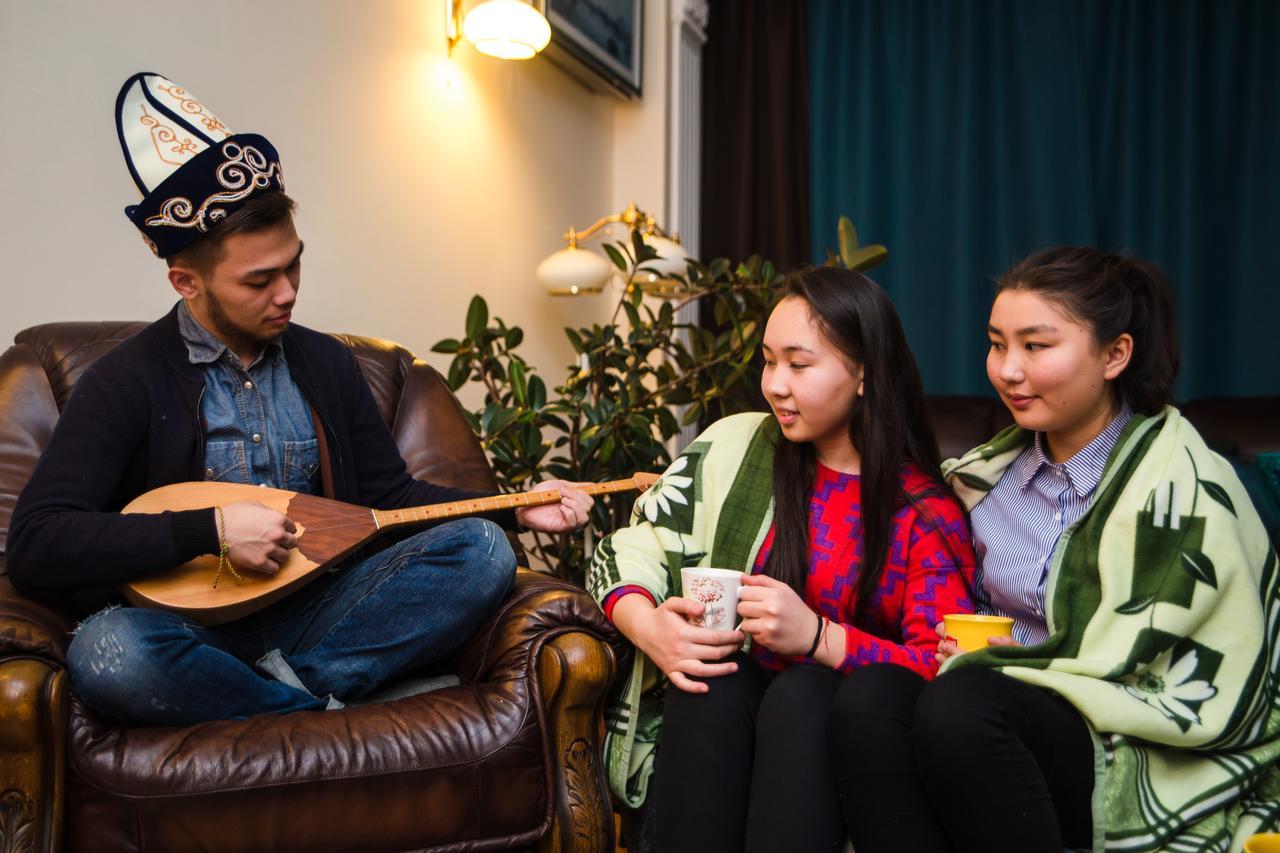 Interhouse Almaty Hostel ภายนอก รูปภาพ