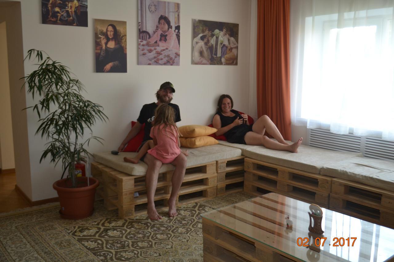 Interhouse Almaty Hostel ภายนอก รูปภาพ
