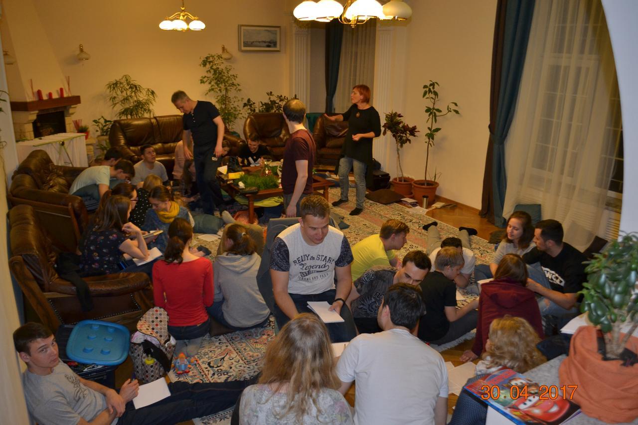 Interhouse Almaty Hostel ภายนอก รูปภาพ