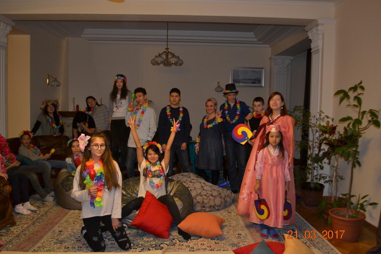 Interhouse Almaty Hostel ภายนอก รูปภาพ