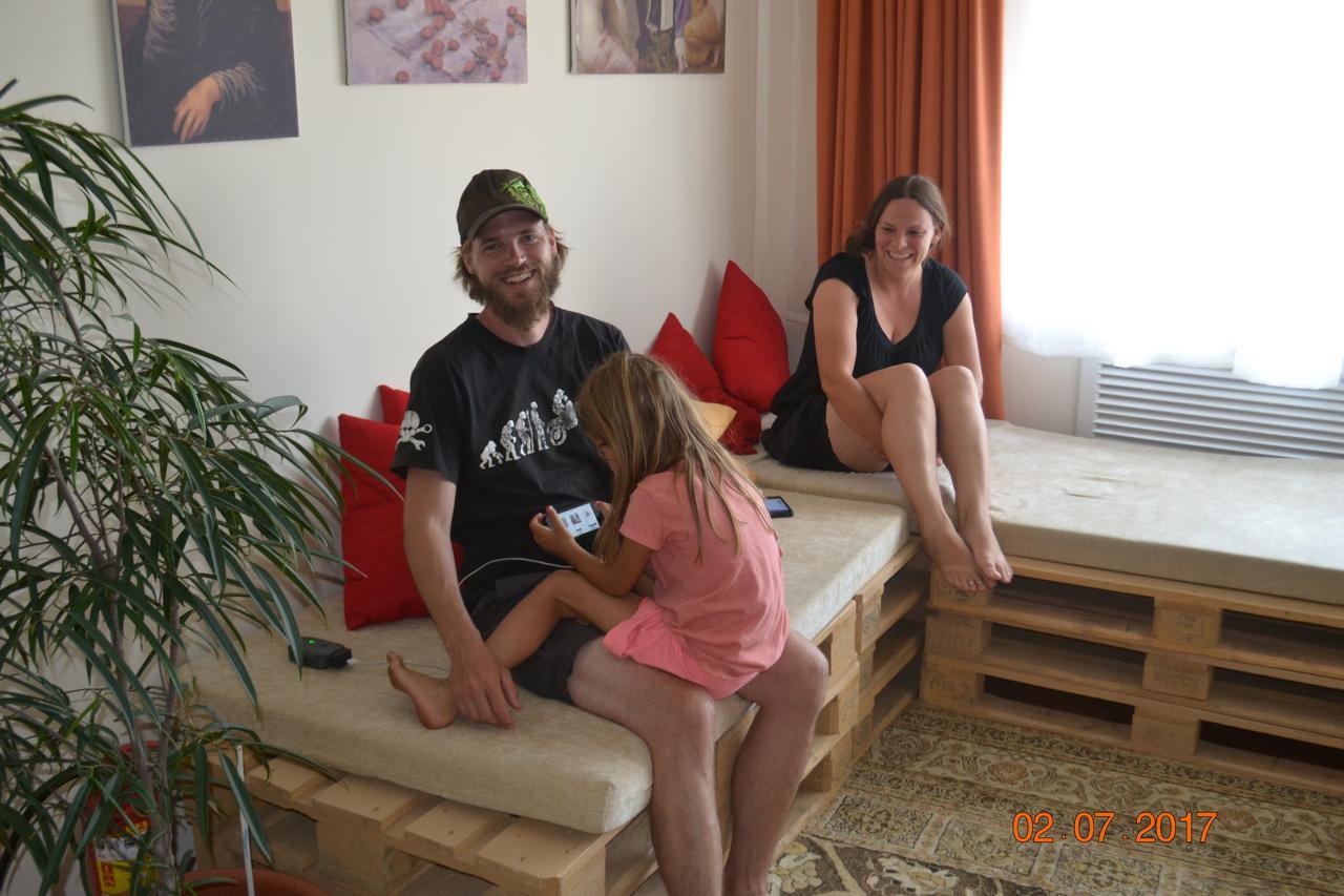 Interhouse Almaty Hostel ภายนอก รูปภาพ