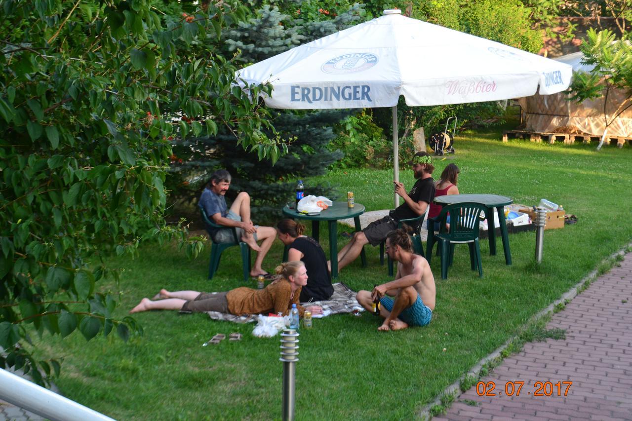 Interhouse Almaty Hostel ภายนอก รูปภาพ
